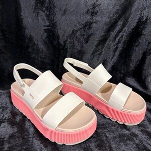 NWT REEF PLATFORM SANDALS WITH 2 1/2 Inch platform (Coral and Sand)